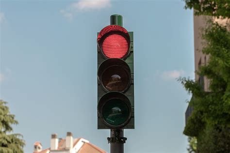passaggio con il semaforo rosso